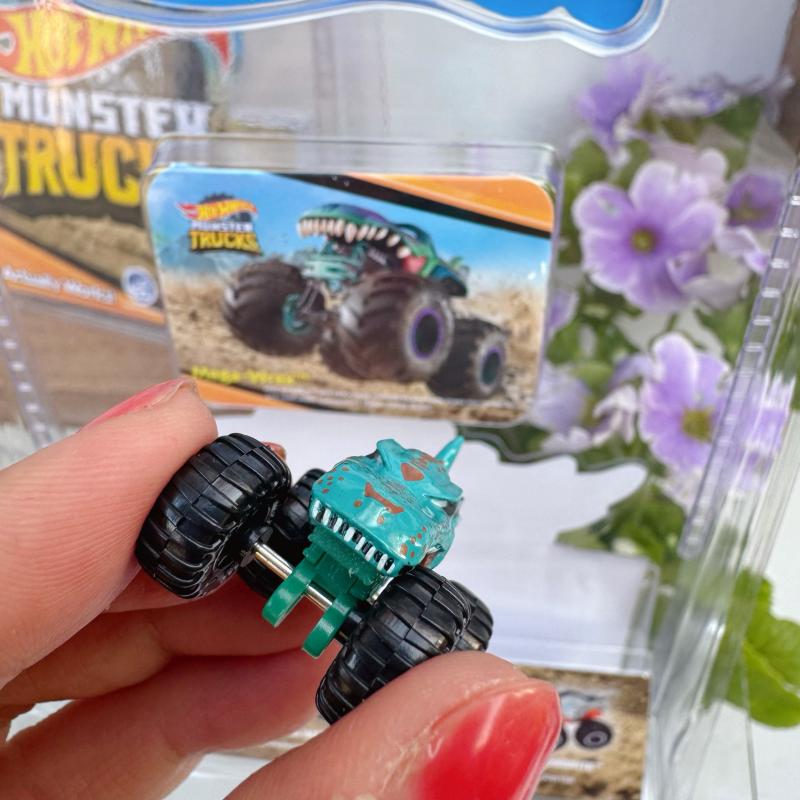 Hot Wheels Super Mini Monster  - Hot Wheels Car Monster Trucks recensione e prezzo